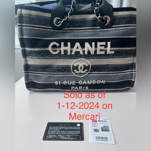 AUTHENTIC CHANEL large shopping tote in Navy blue - Picture 9 of 9